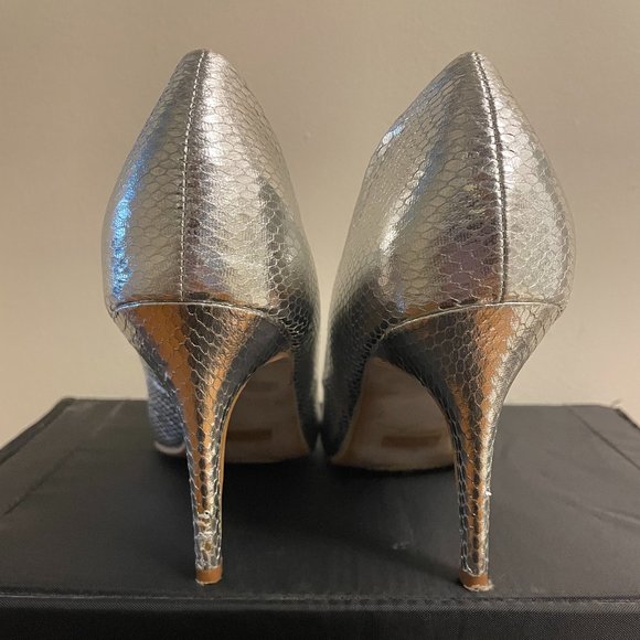 Rampage Silver Snakeskin Pointy Heels - Size 8 - Picture 3 of 6